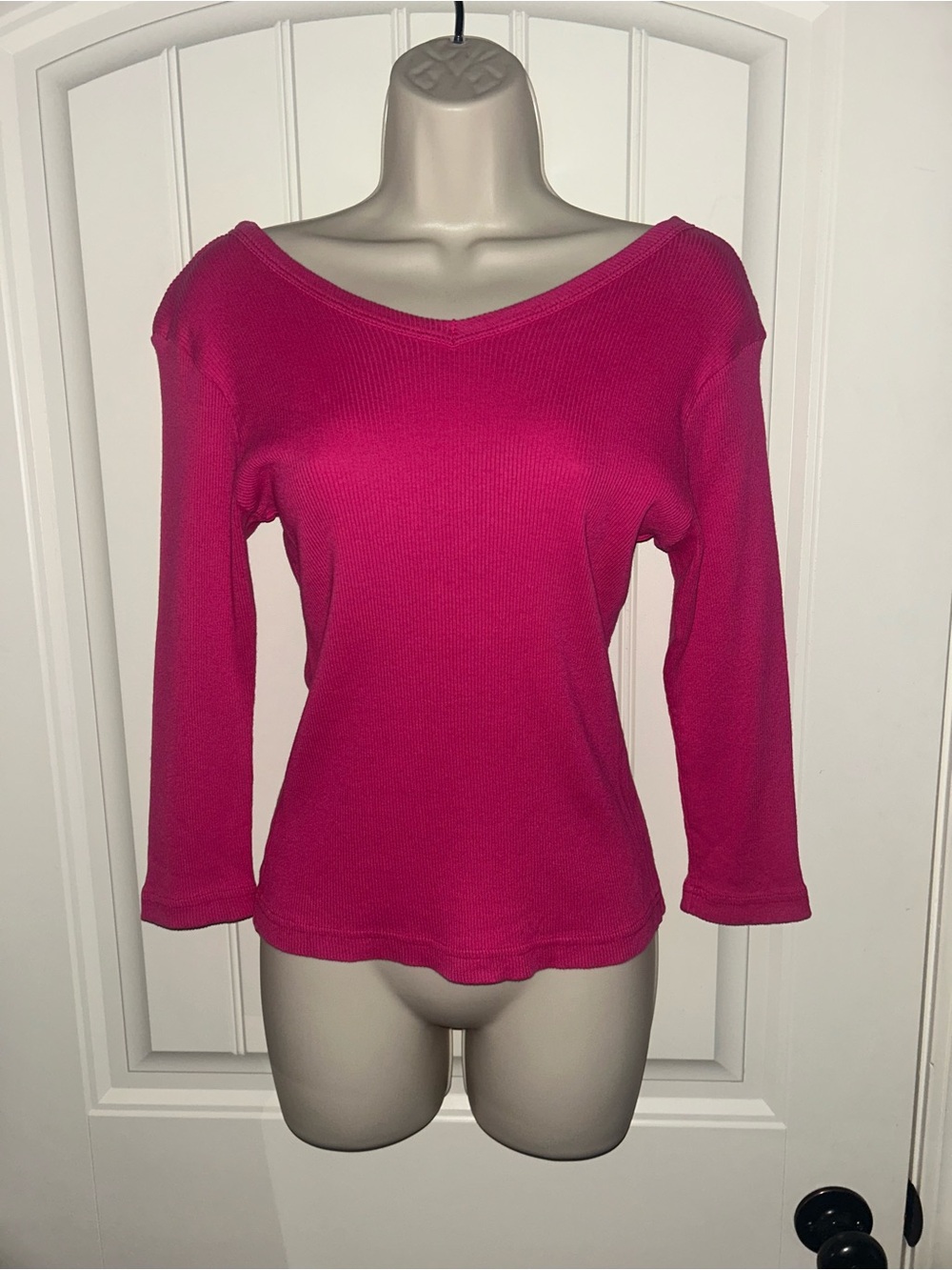 NWT Hard Tail Hot Pink V-Neck Long Sleeve Top Sz M